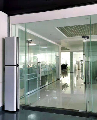 Cortina de aire caliente de pie para puerta de vidrio de instalación vertical